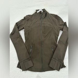 Lululemon jacket size 4